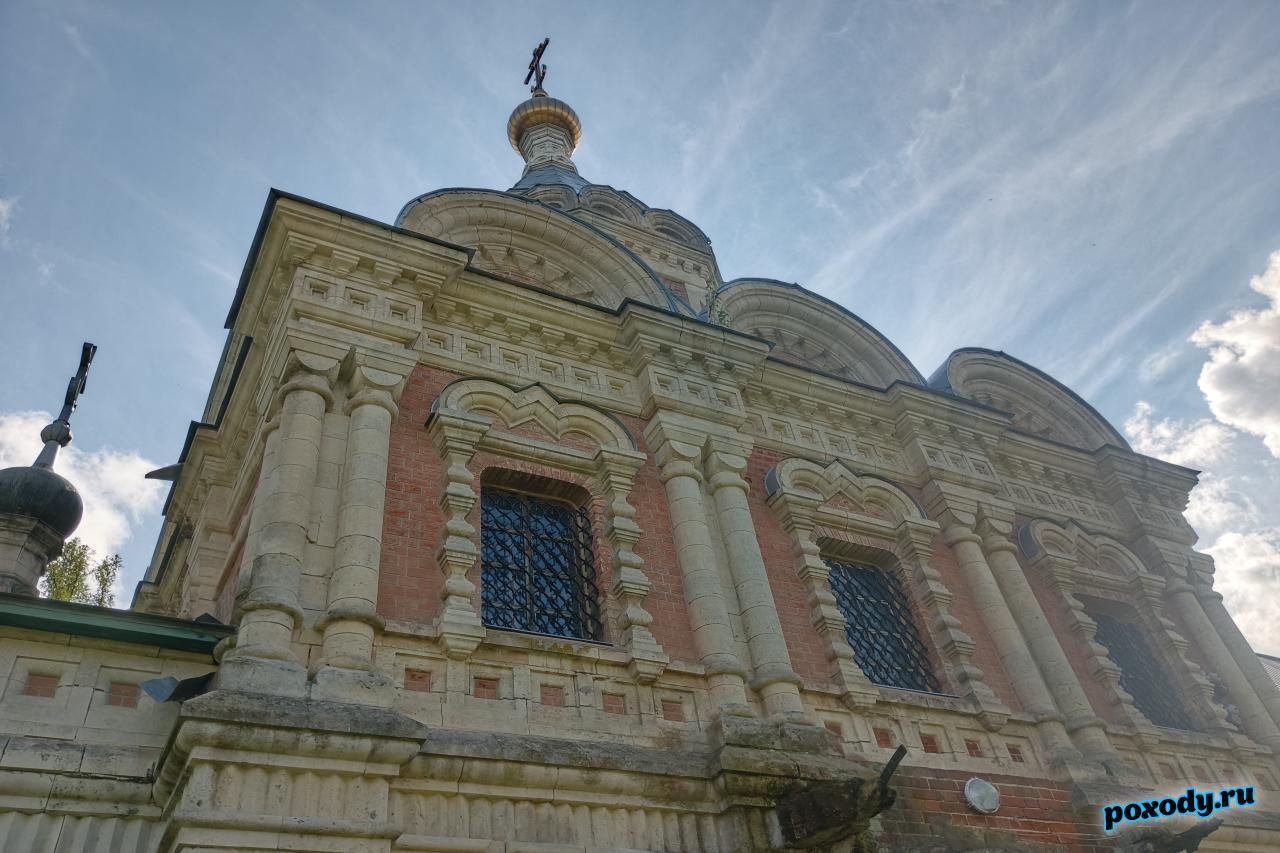 Церковь в усадьбе графа Храповицкого