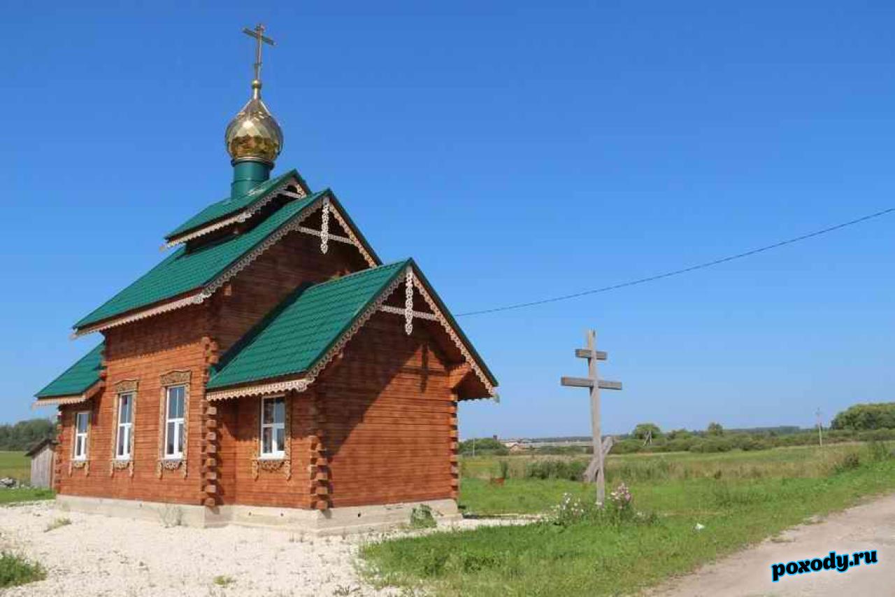 Деревенская церквушка 