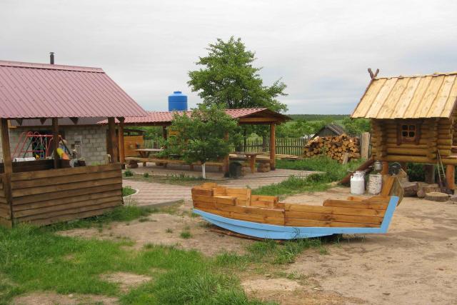 Домик в Мещере - место для отдыха и приключений. Навесы, беседки, столы
