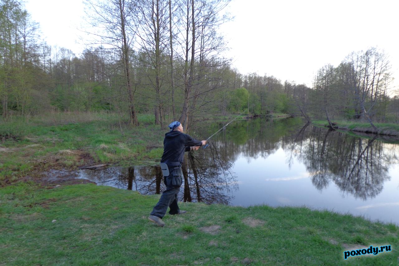 Рыбалка во время похода по реке на 9 мая